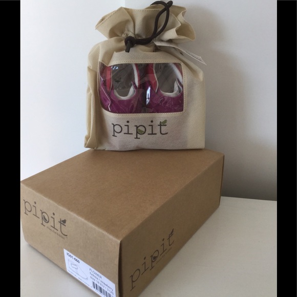 💥HP💥🌺NWT Pipit Suede “ Flower” Baby Shoes🌺 - Picture 5 of 9